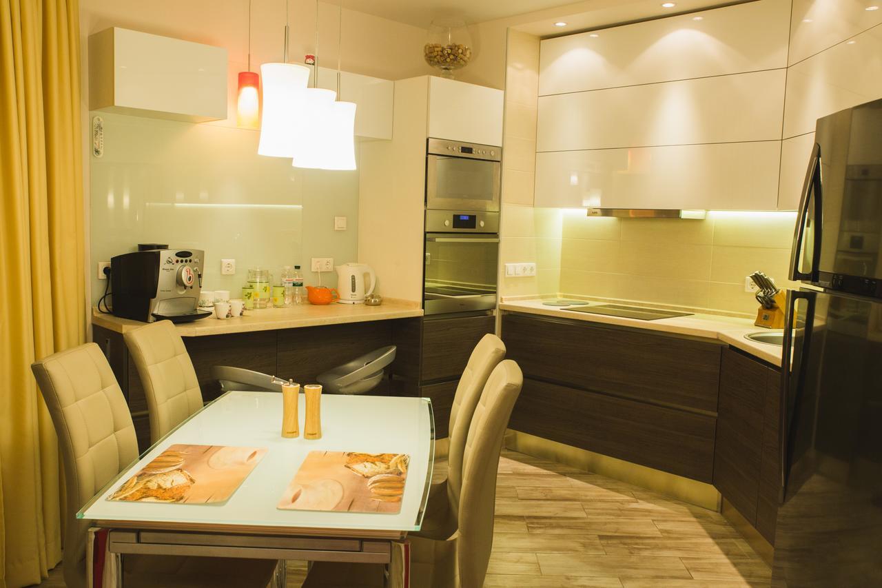 Apartments "Pleasure" Kiev Bagian luar foto