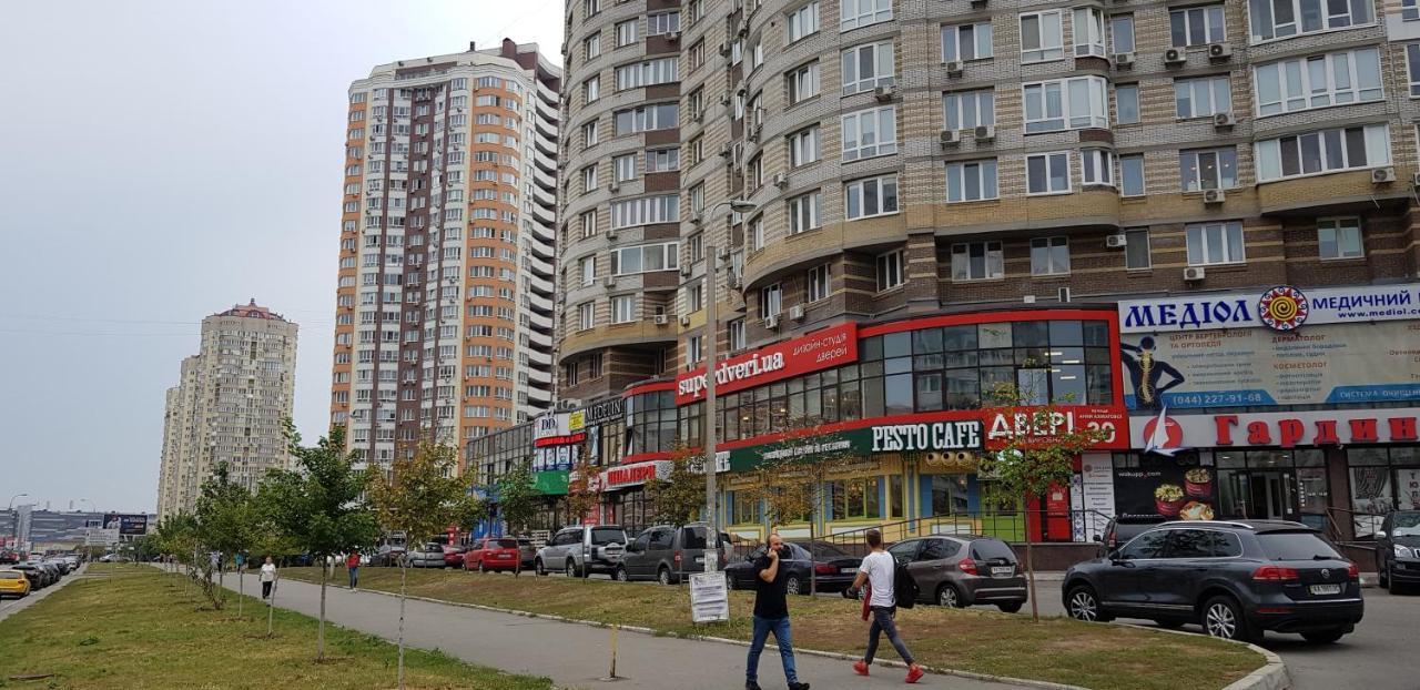 Apartments "Pleasure" Kiev Bagian luar foto